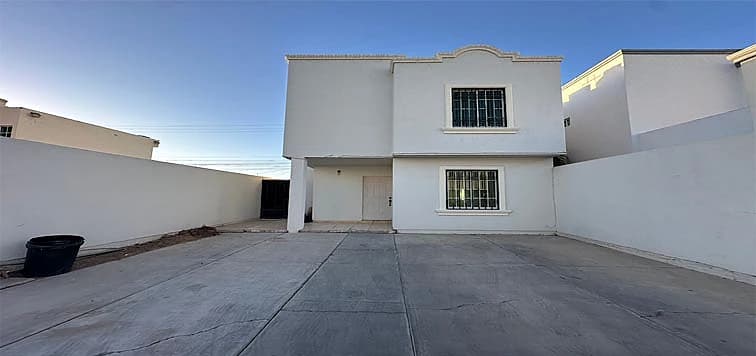 En Venta Agradable Casa, Privada San Sebastian