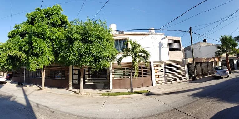 CASA EN VENTA, 2 recámaras, Col. Scally, Los Mochis Sinaloa, $2’360,000