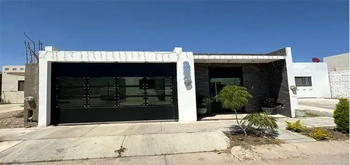 13_2848 | En Renta bonita y moderna Casa Una Planta, Hacienda Santa Clara | GM Inmobiliaria