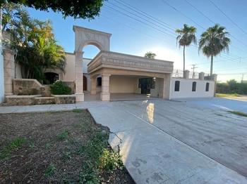 1_3007 | Amplia y Bonita Casa | GM Inmobiliaria