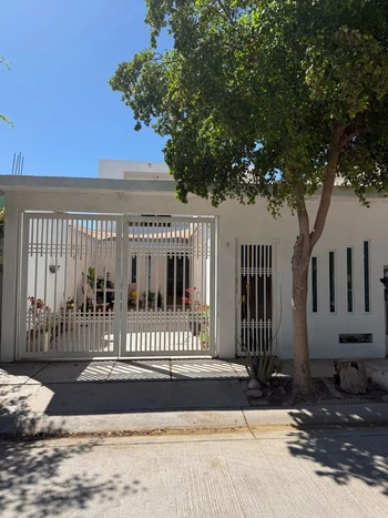 5_2849 | CASA EN VENTA FRACC VALLE DE LA ROSA | GM Inmobiliaria