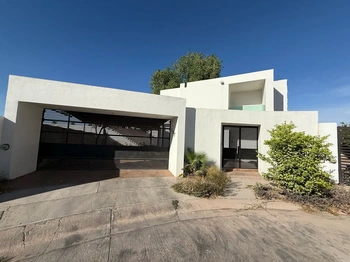 5_2850 | CASA EN VENTA PRIVANZAS RESIDENCIAL | GM Inmobiliaria