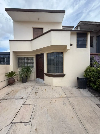 5_2978 | CASA EN VENTA FRACC ARBOLEDAS | GM Inmobiliaria