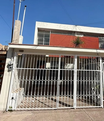 5_3045 | CASA EN RENTA FRACC EL PARQUE | GM Inmobiliaria