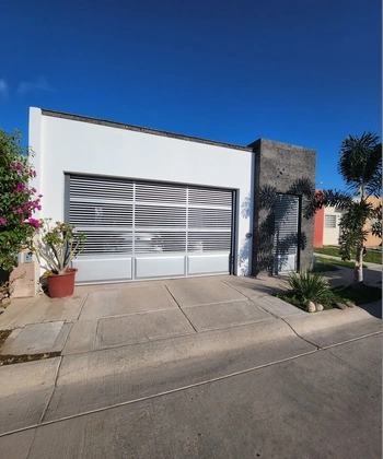 15_2280 | CASA EN RENTA AMUEBLADA FRACC QUINTA DE CORTES | GM Inmobiliaria
